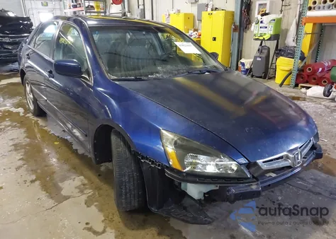 2004 Honda Accord 2.4 Ex z USA, uszkodzony, nr VIN 1HGCM56644A101540